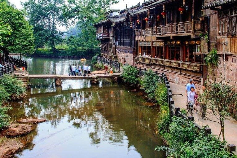 热门板块速睇：港股医药外包概念走弱，药明生物领跌